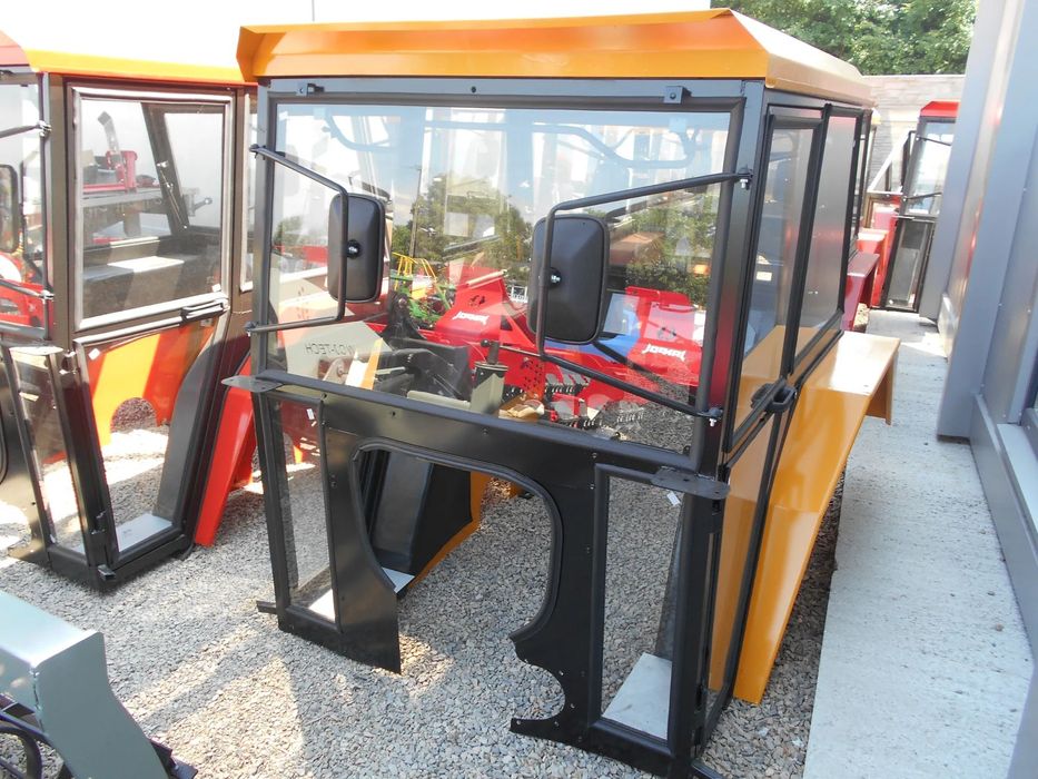 Kabina do ciągnika URSUS C-330 oraz C-360 SZYMCZAK błotnik/bez błotnika OD RĘKI transport