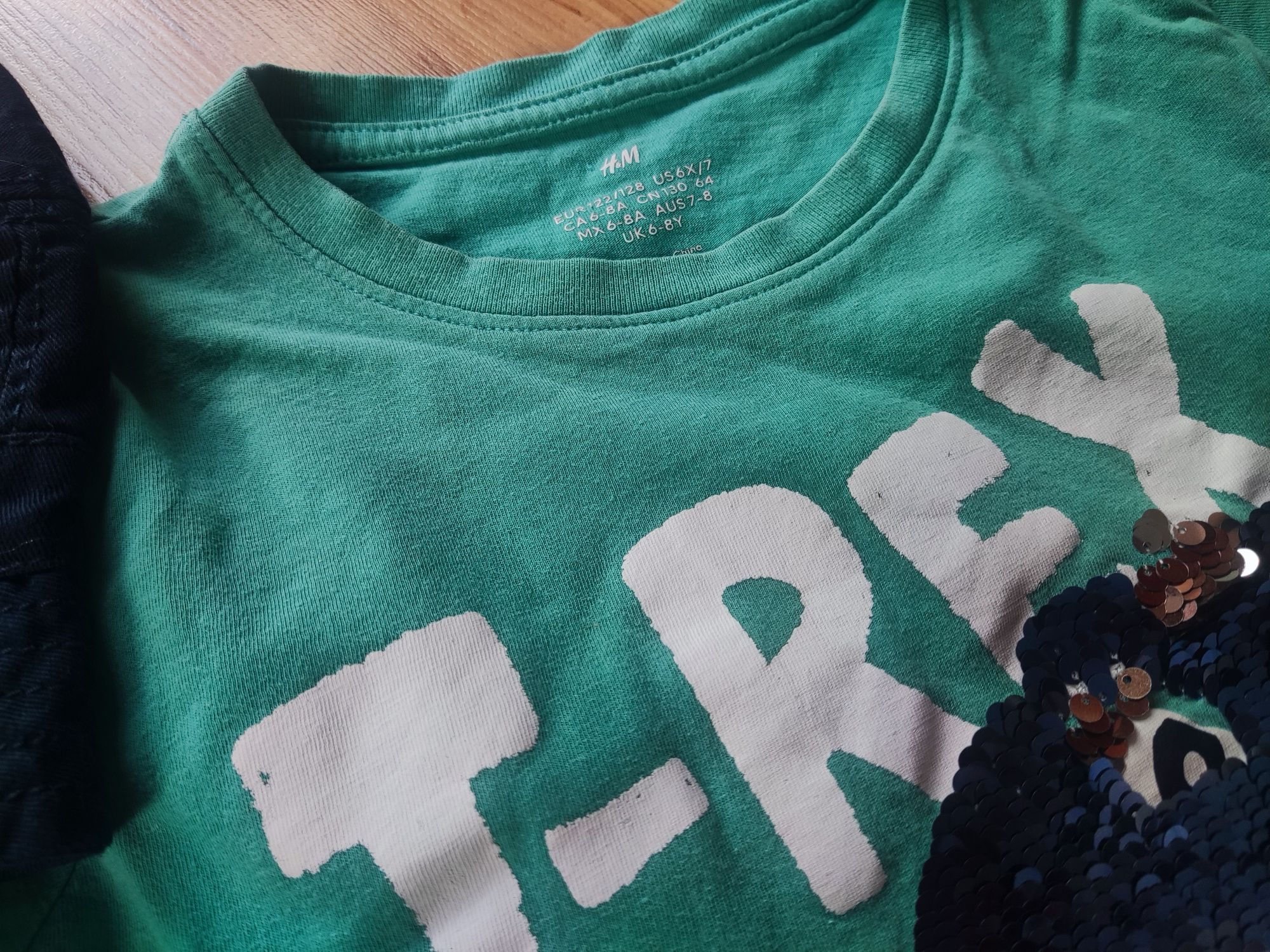 T-shirt 5 szt 122/128 i czapka