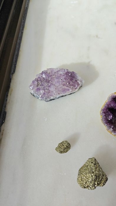 Geodo e drusa ametista oferta de piritas