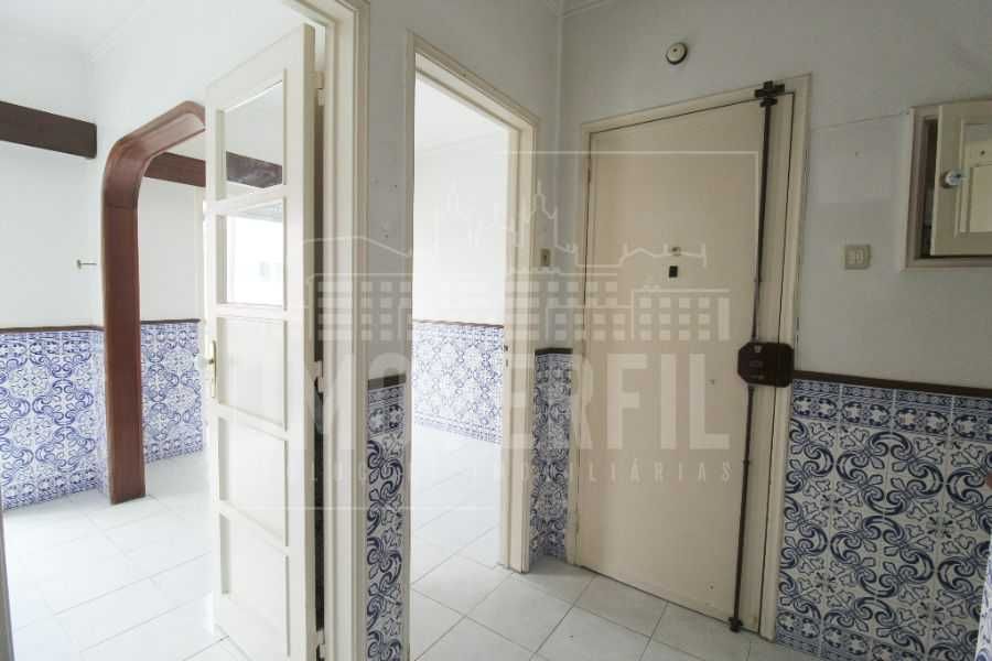 Apartamento no centro de Algés (Lisboa)