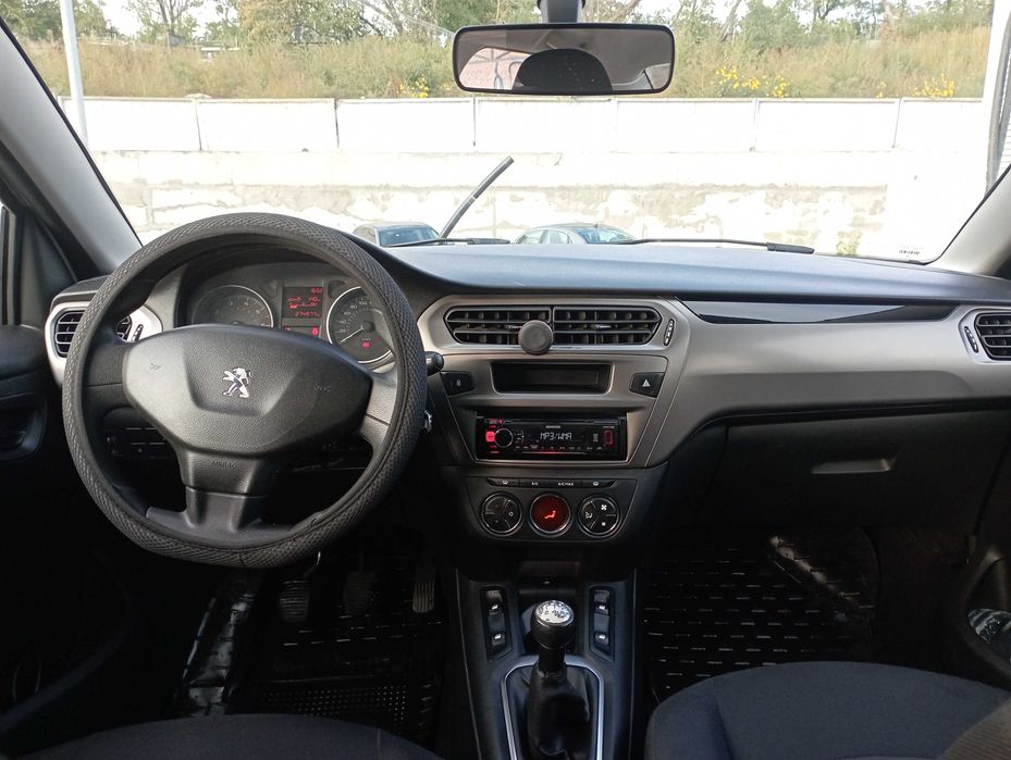 Продається Peugeot 301, 1,2 газ/бензин , мех КПП , пробіг 275 тис.