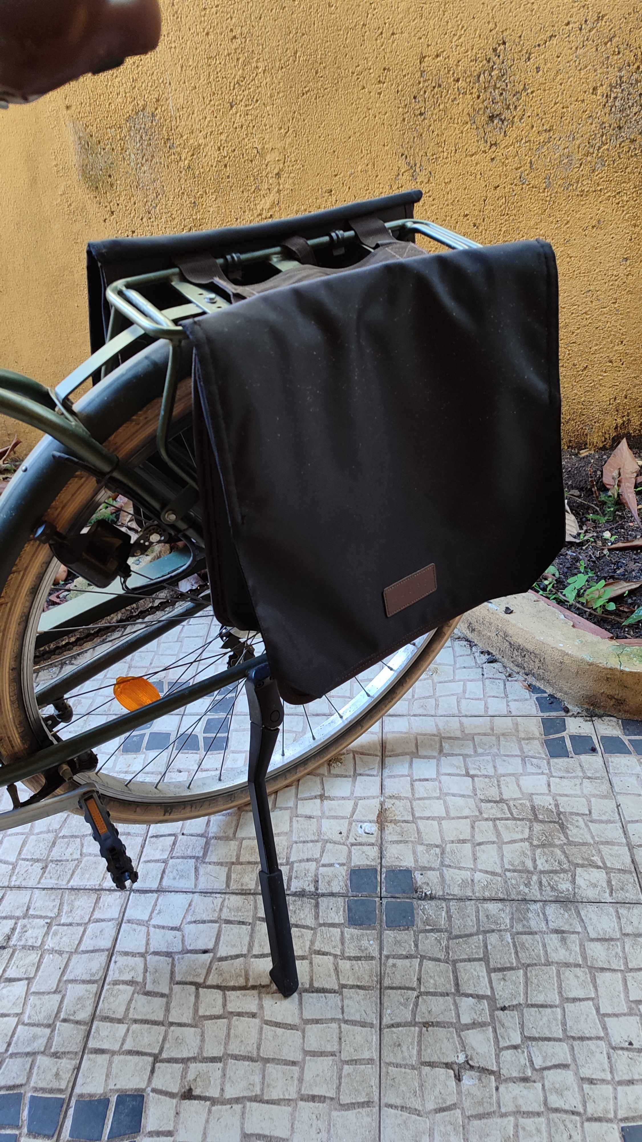 Bicicleta de cidade ELOPS 520 quadro alto caqui XL + alforge duplo