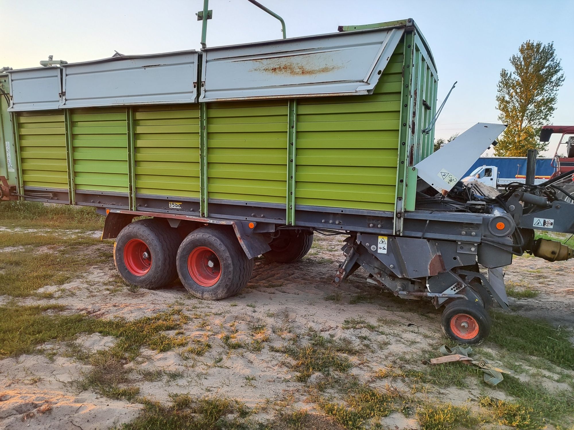Przyczepa zbierająca Claas Quantum 5500P