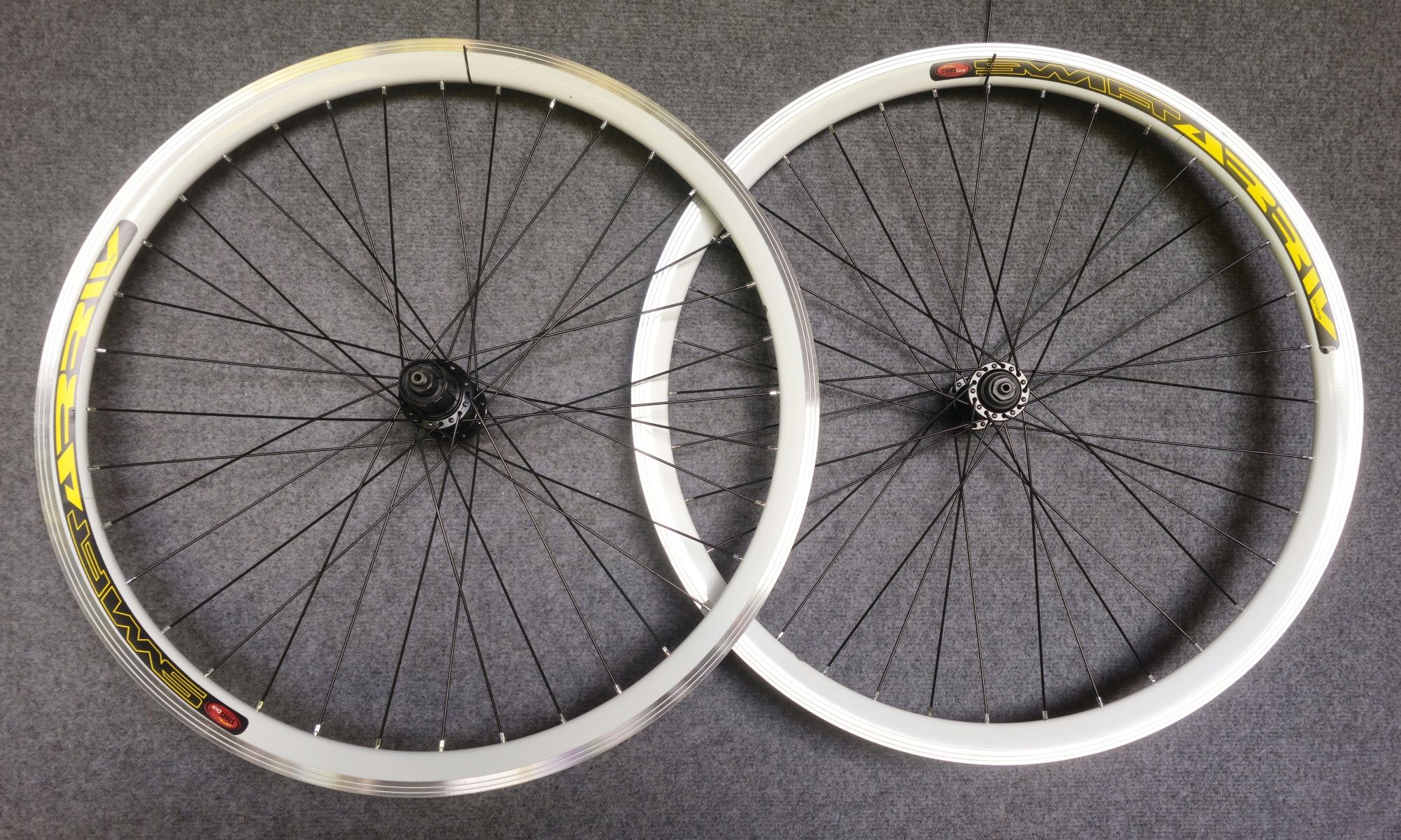 Koła v-brake 26 lub 28-29 J19DG Novatec maszyny KOLORY