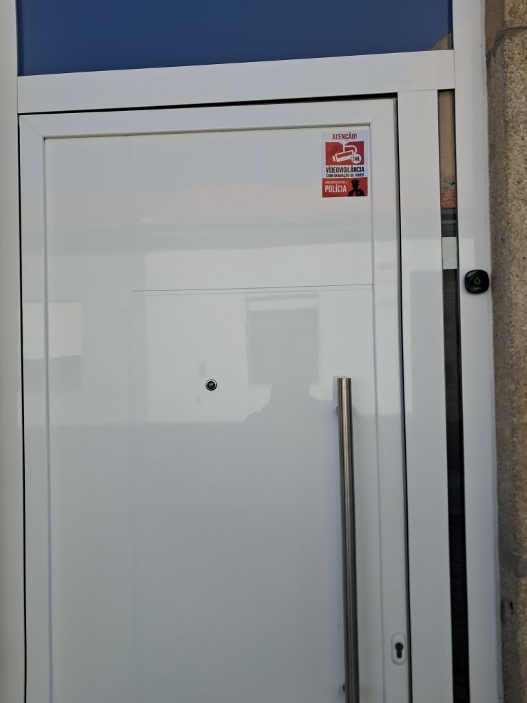 Placa dissuasão de alarme em pvc 30x20, com oferta de autocolante
