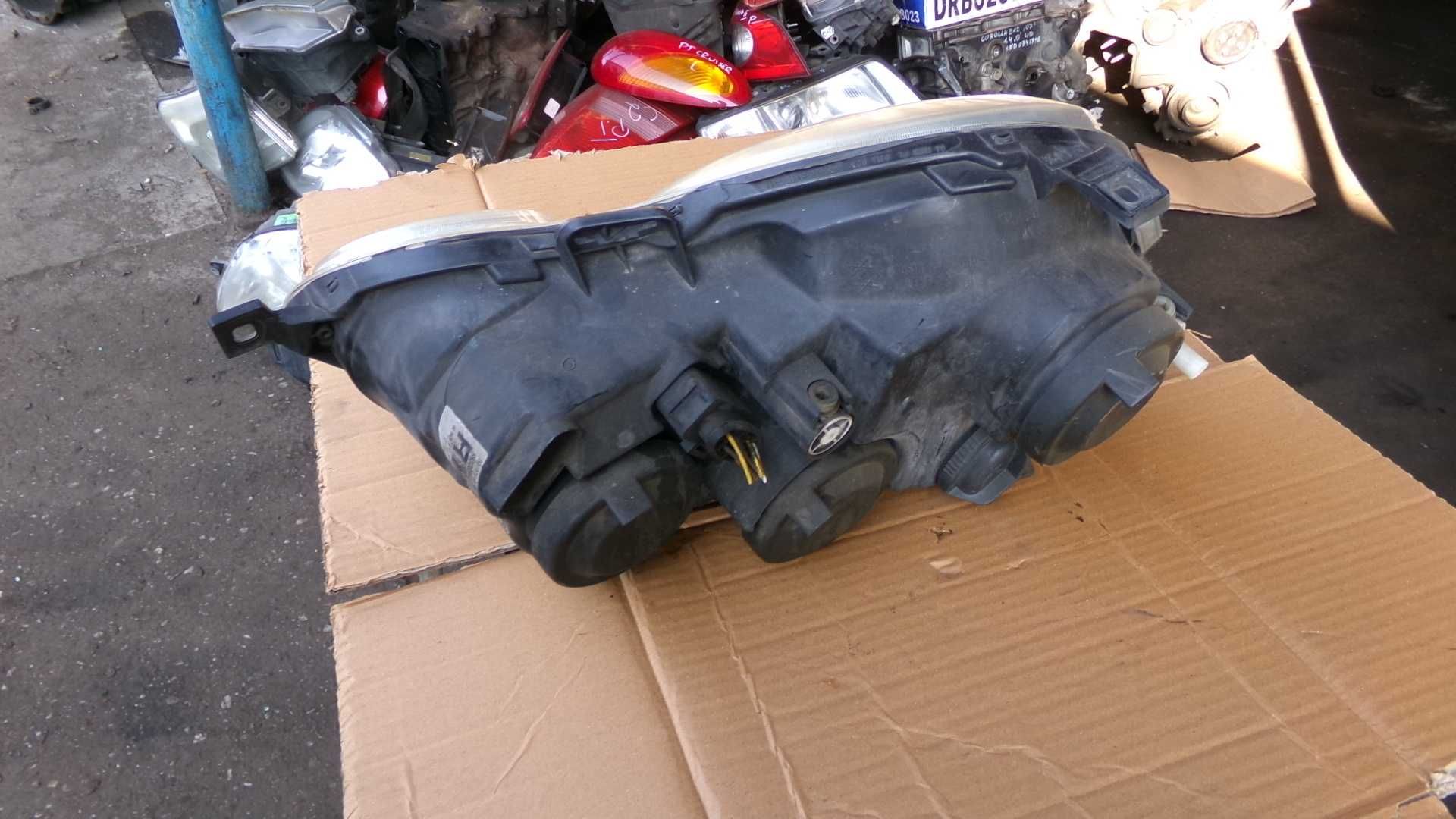 Kwi5 Lampa przednia prawa volkswagen polo 9n wysyłka części