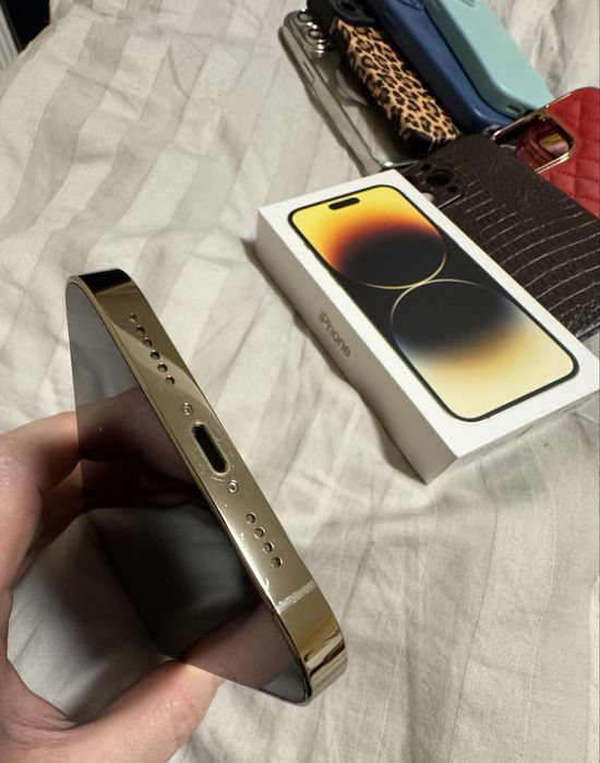 Iphone 14 pro max gold