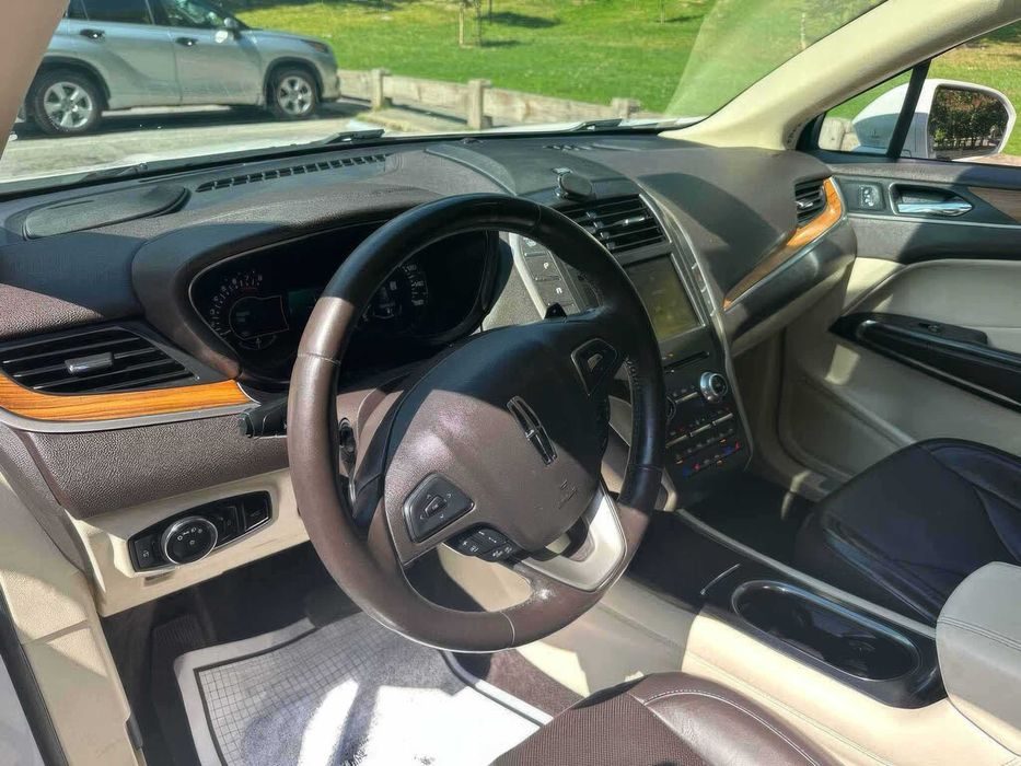 Lincoln MKC      2015