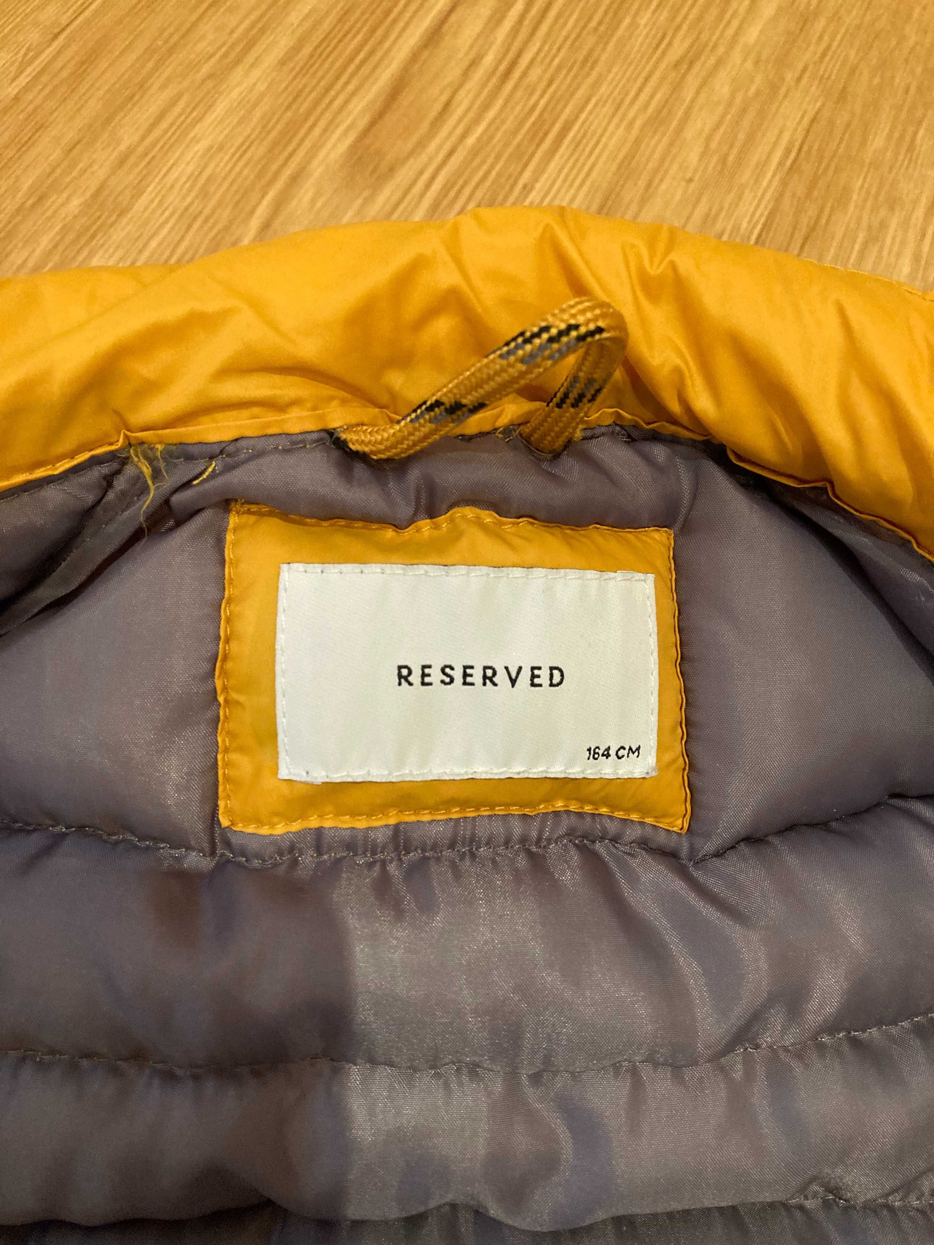 Стьобана куртка з коміром-стійкою RESERVED на зріст 164 см (унісекс)