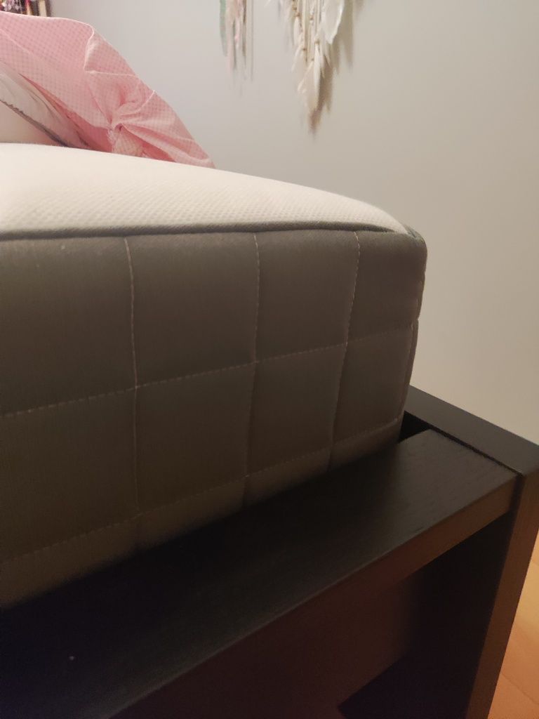 Cama Malm + estrado + colchão