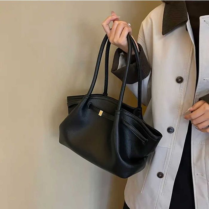 Стильна жіноча сумка гондола преміум якості екошкіра чорна велика тоут