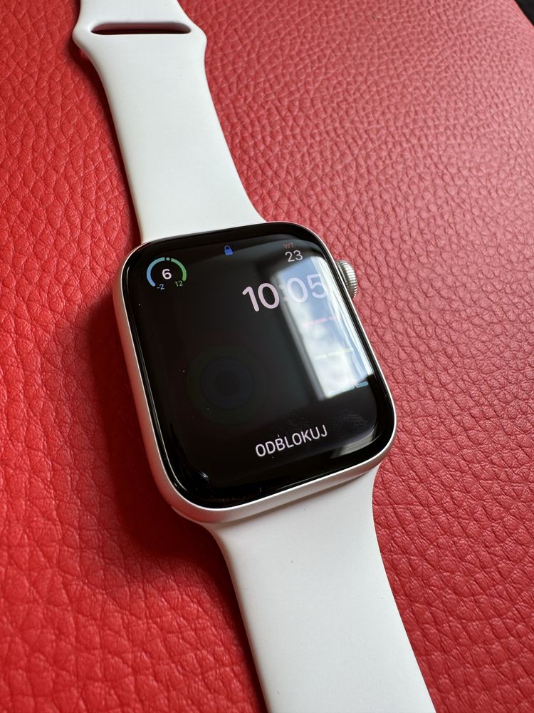 Apple Watch SE 44 mm. Cellular