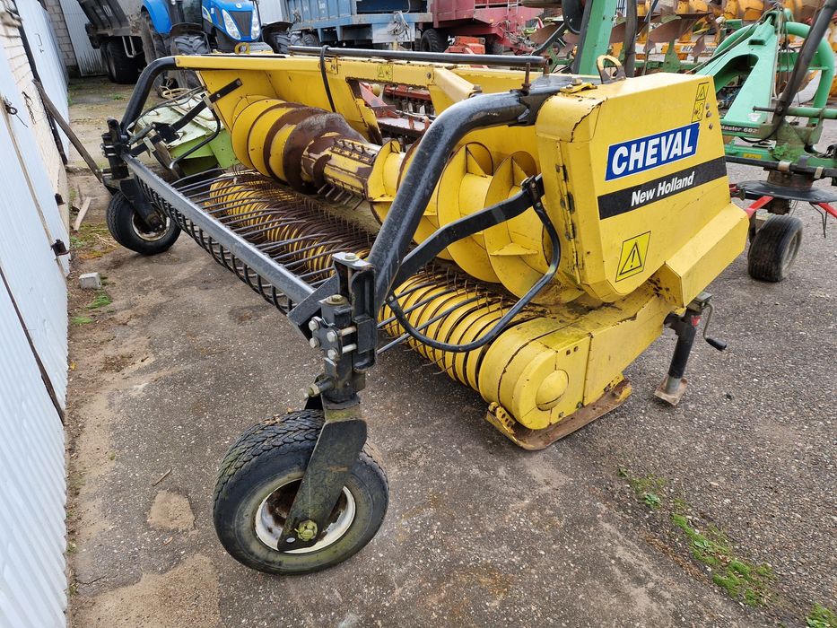 Podbieracz do trawy New Holland Claas PU 300 HD