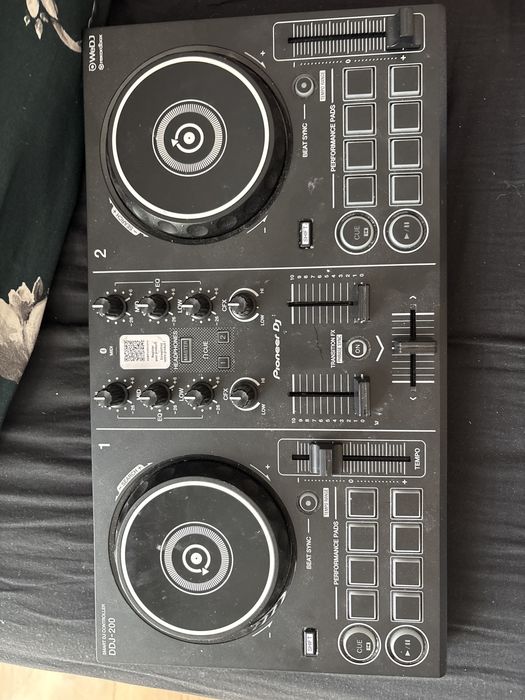 DDJ 200 Pioneer kontroler