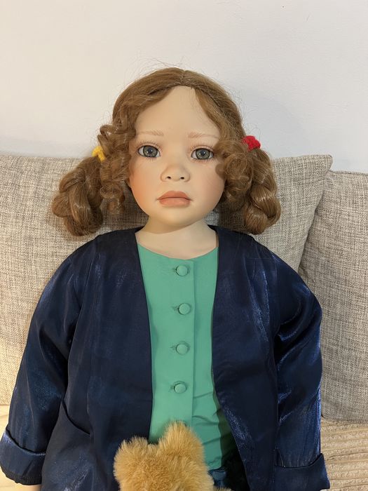 Lalka porcelanowa Orange Hariet 93 cm certyfikat.