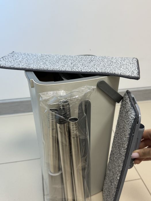 Швабра с ведром и системой отжима.