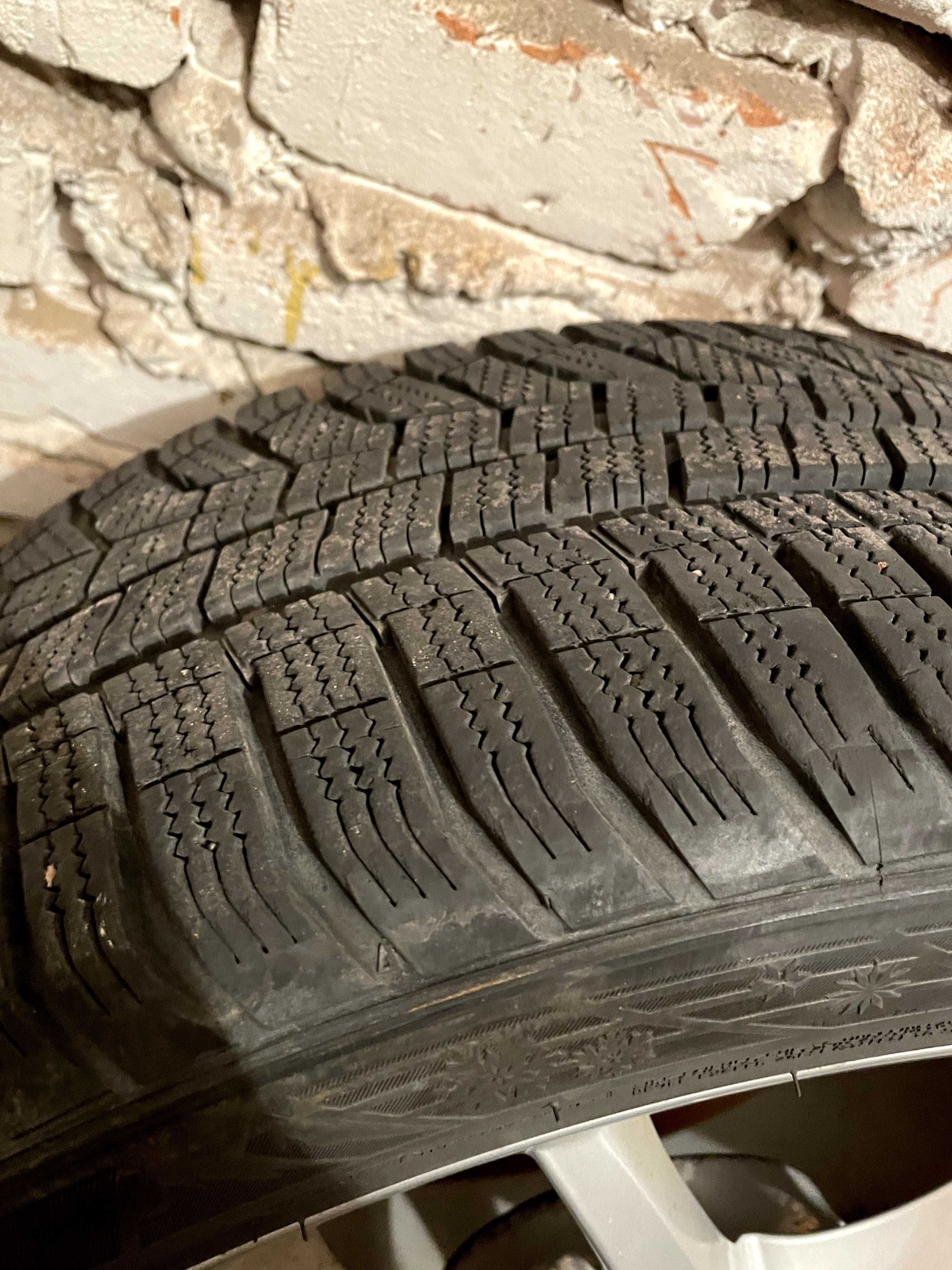 Komplet kół zimowych Hankook i alufelg Ronal 215/50R17 17''