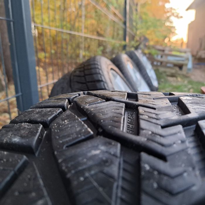 2 opony zimowe 245/40 R18 Kormoran SNOW super stan