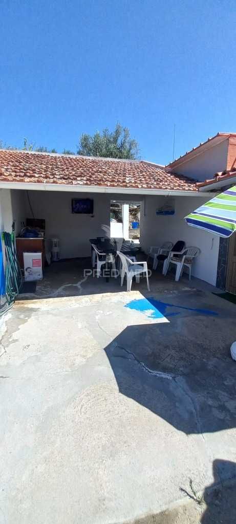 Vende se Quintinha com Moradia geminada na Courela