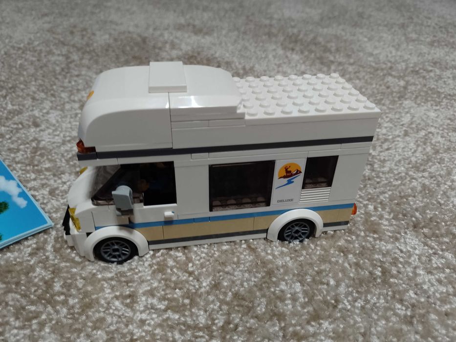 Klocki Lego zestaw 60283 Wakacyjny Kamper