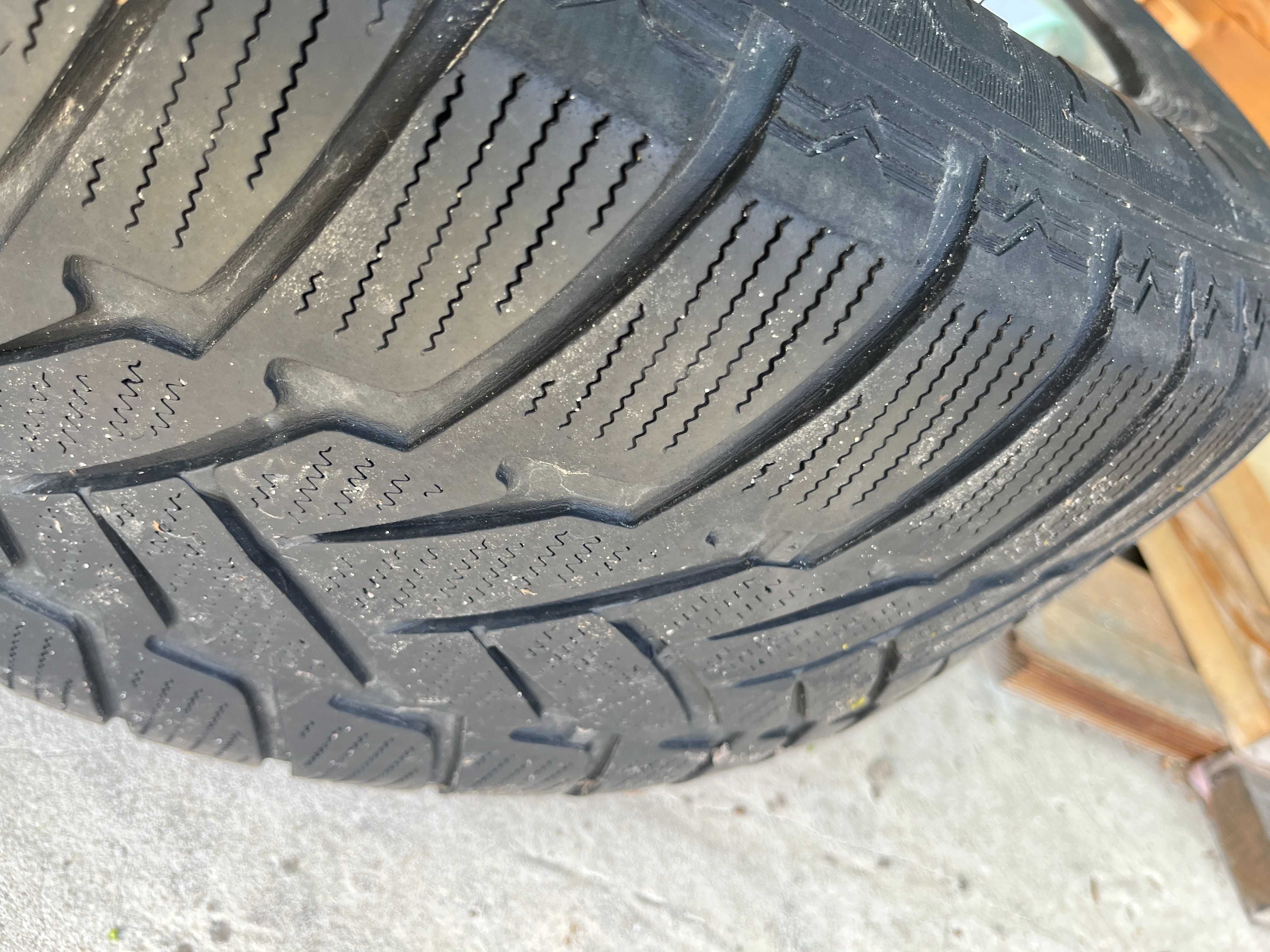Opony zimowe Dunlop 255/55 + felgi R18 Mercedes