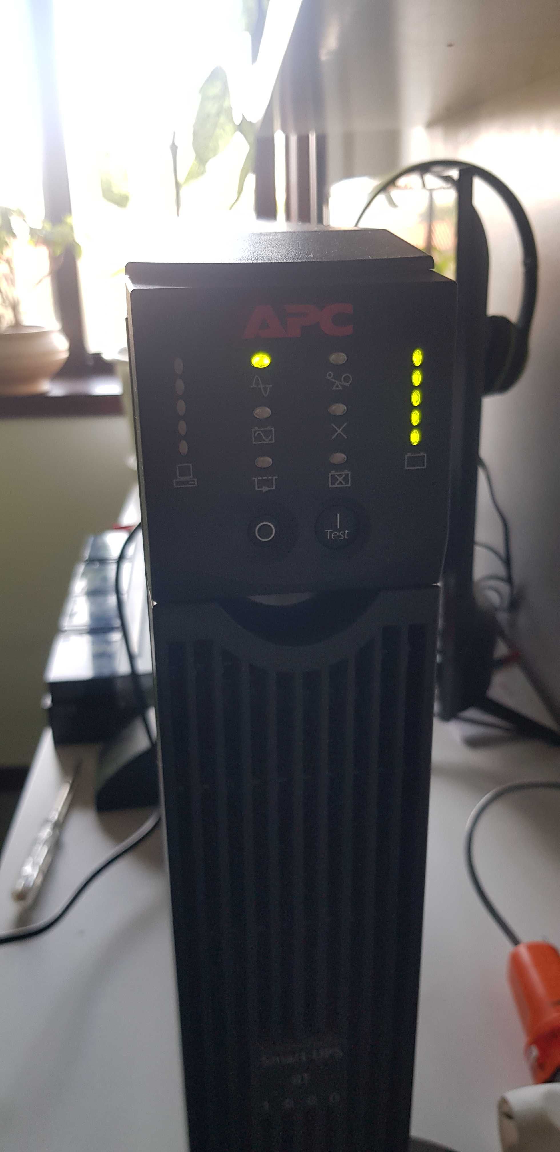 Apc smart_ups Rt 1000.