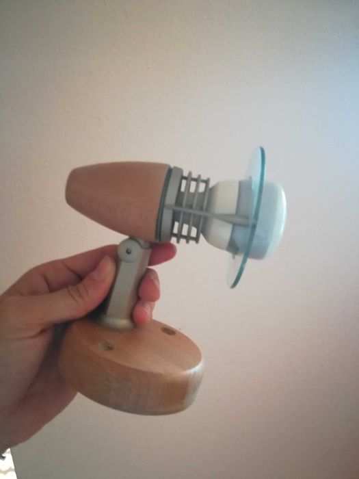 2 Focus projetores de madeira da Massive