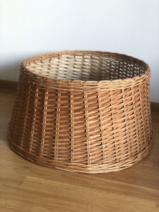 Корзина под елеку, кошик під ялинку