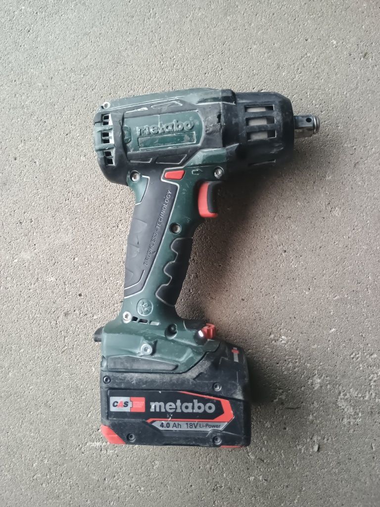 Klucz udarowy Metabo SSW 18 LTX 400 BL + Aku 18 V li-ion