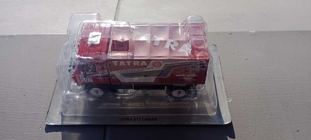 Sprzedam modele ciężarówek skala 1:43