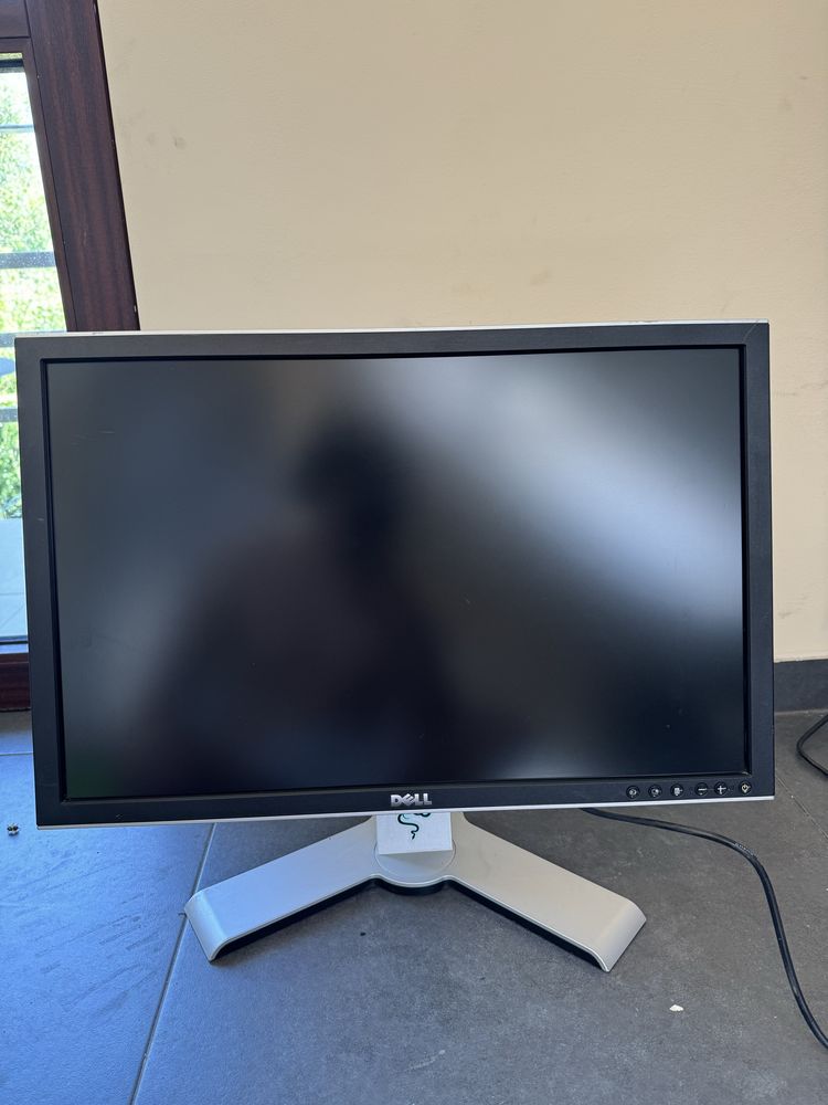 Monitor dell 2408 WFPb