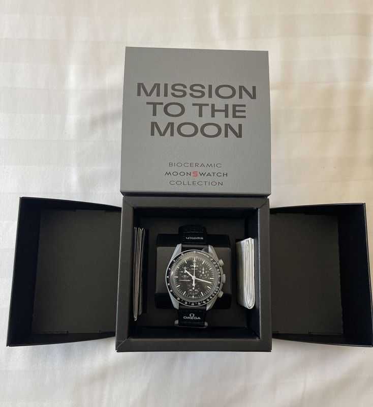 Swatch x Omega Bioceramic Moonswatch Mission to the Moon
SO33M100