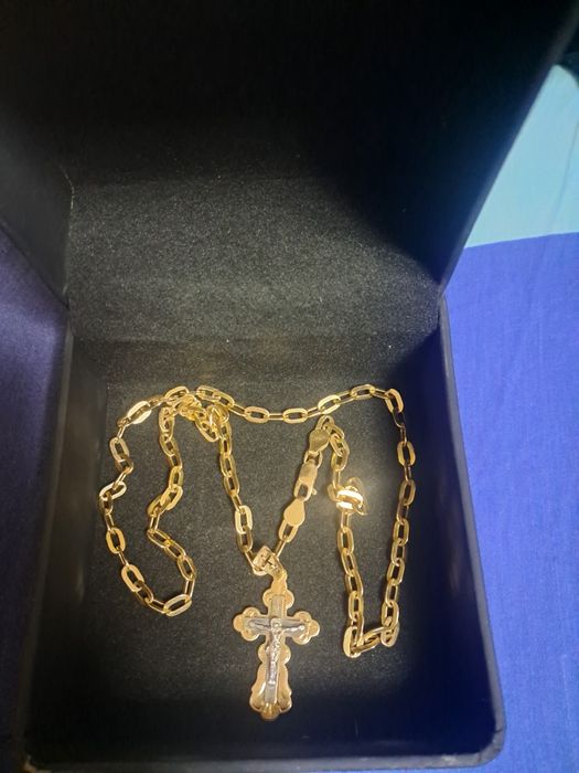 Ланцюжок з крестиком.