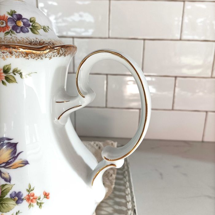 Bardzo dekoracyjny dzbanek do herbaty. Czajnik. Imbryk. Czajniczek.