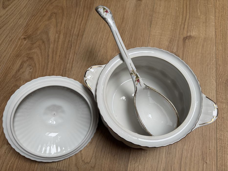 Waza z pokrywką i chochlą chodzież iwona