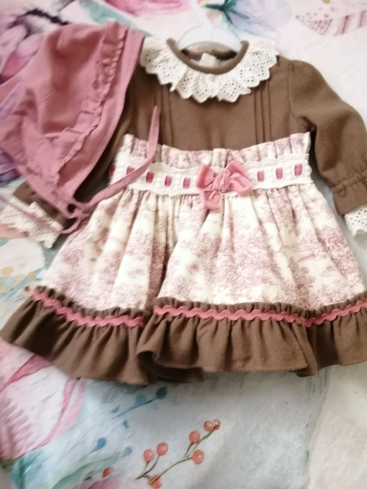 Vestido e touca 2 anos lindíssimo