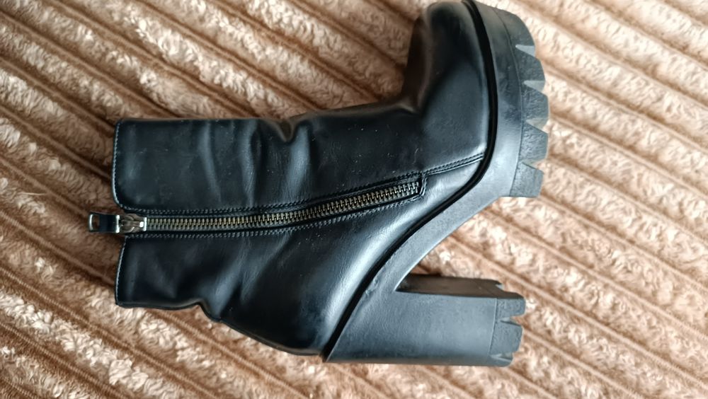 Кожзам. Чобітки)