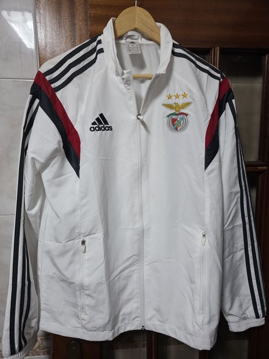 Casaco do benfica muito bonito