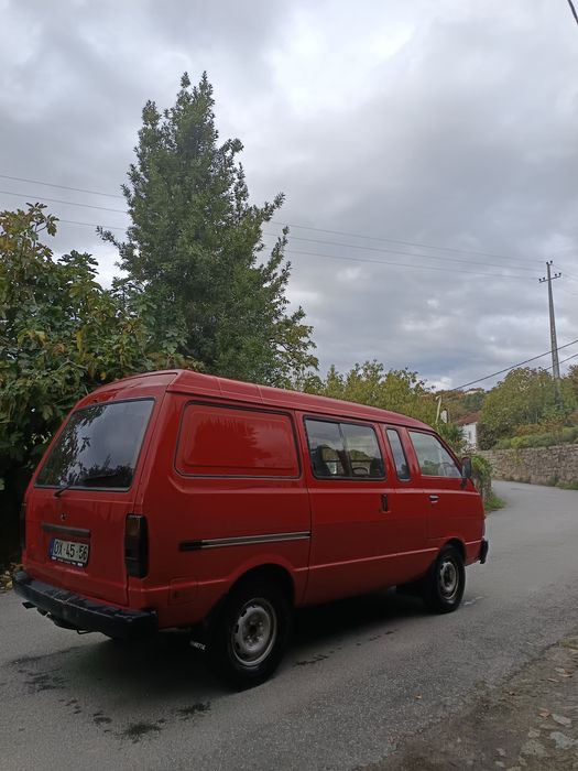 Nissan vanette 5 lugares
