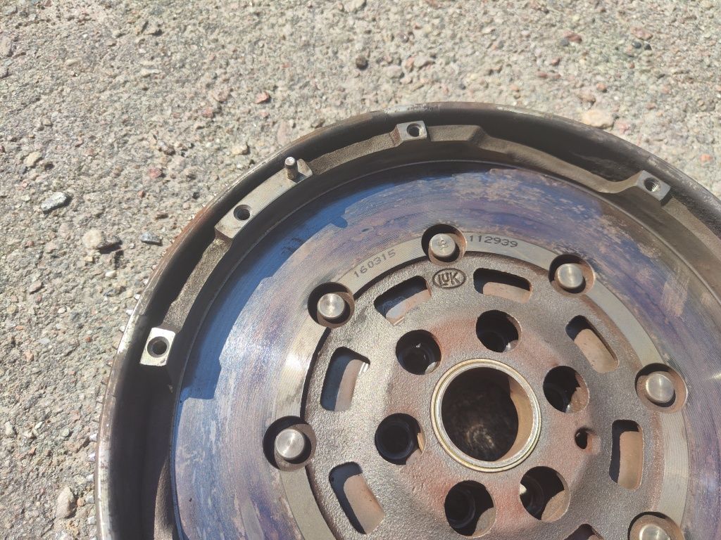 Демпфер щеплення 415 0574 10 LUK демпфер щеплення vw t5 2.0tdi 09