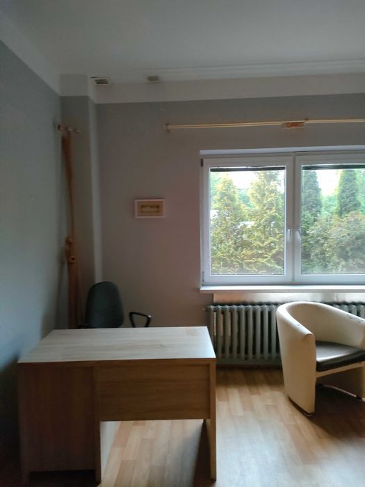 DO WYNAJĘCIA – LOKAL biurowy 18 m² z osobną łazienką | PARTER | NISKO