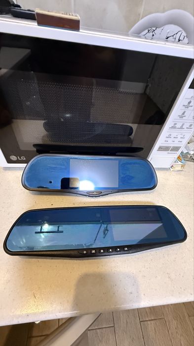 Видео регистратор  на зеркало для авто с ночным режимом