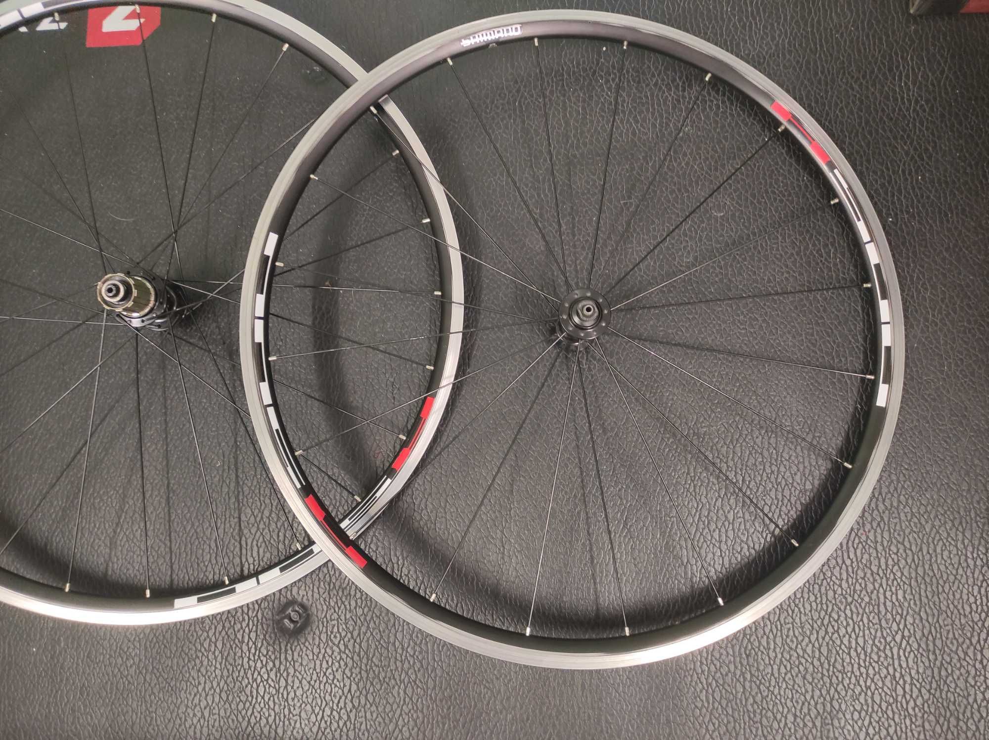 Koła szosowe 28 cali WH RS 501 /Novatec F162SB