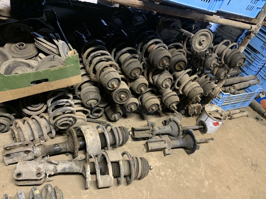 Стойка 638 амортизатор пружина стойки вито 108 віто 110 vito 112 cdi