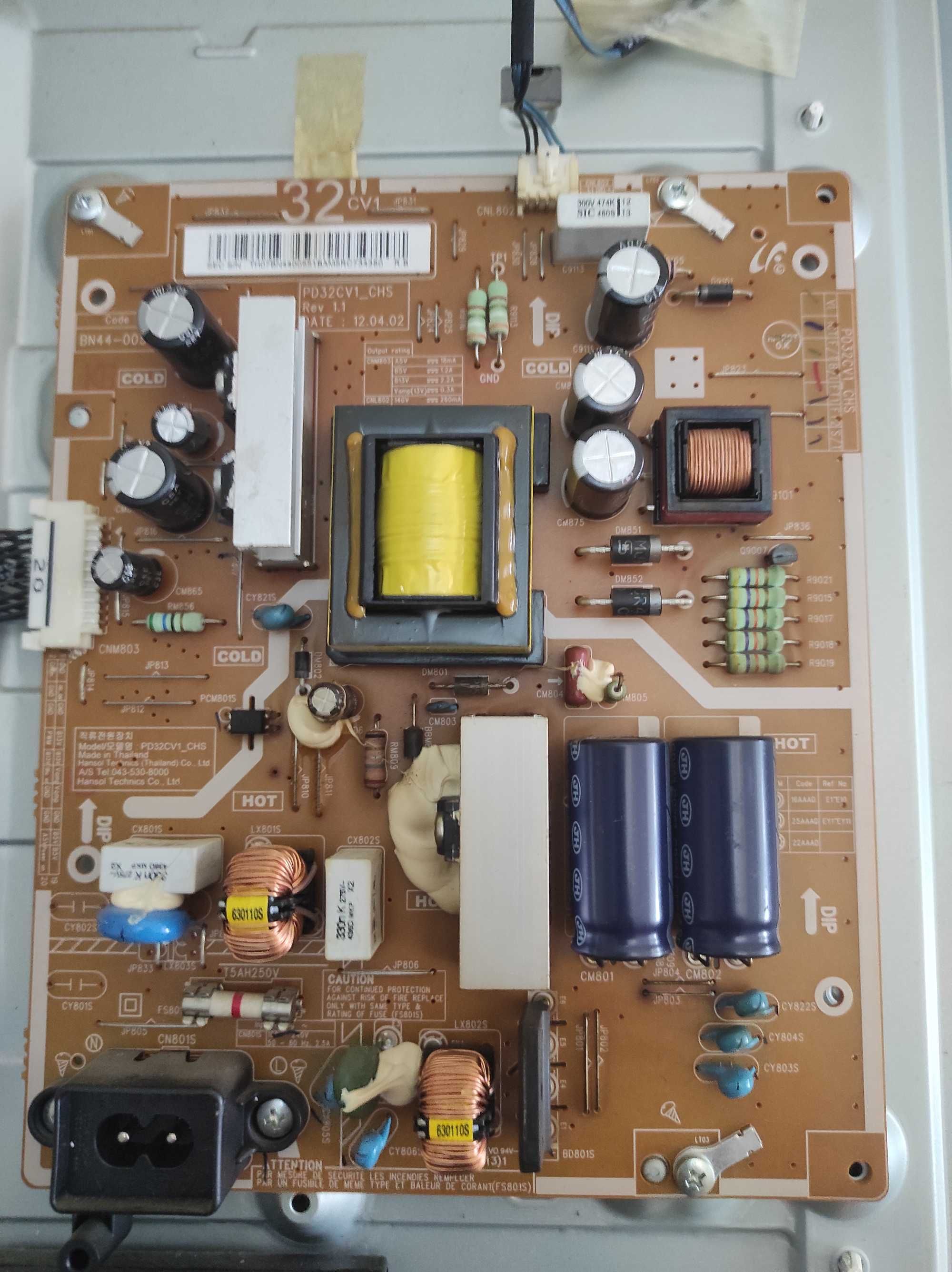 Телевизор Samsung UE32EH6037K на запчасти.