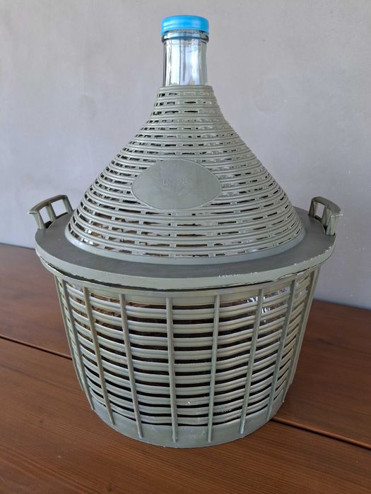 Gąsior na wino z koszem