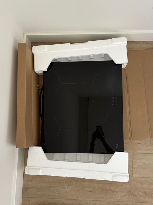 Placa de Indução AEG Série 5000 – 60 cm (como nova)