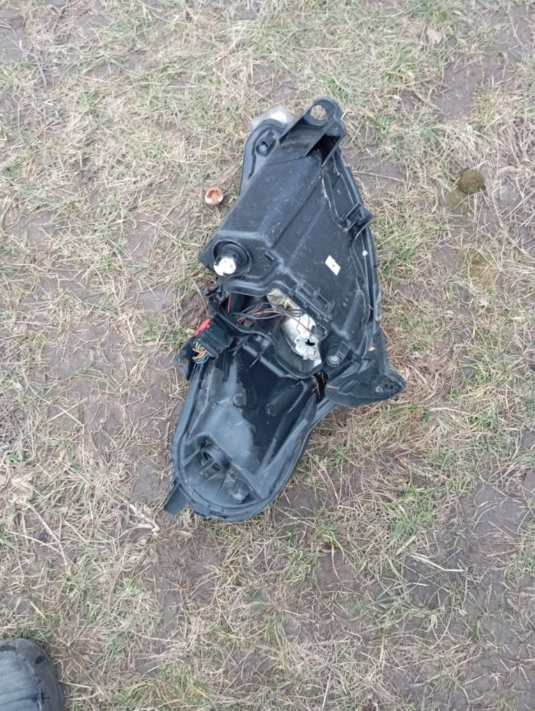 Lampa reflektor lewy przód Citroen C3 Plurier Oryginał Europa