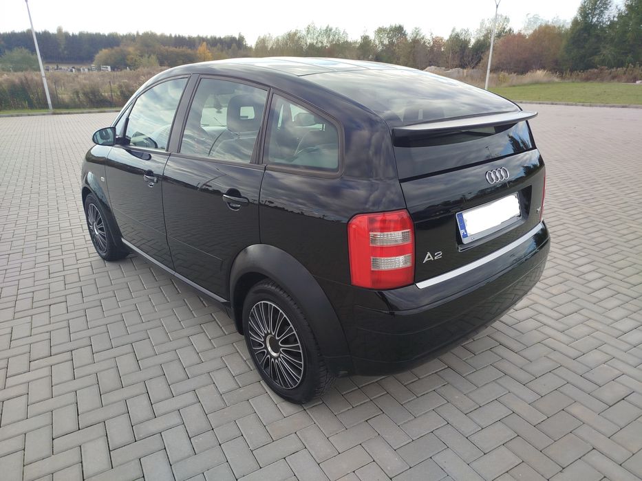 Czarne Audi a2 1.4 Benzyna Rok 2001 ZADBANY