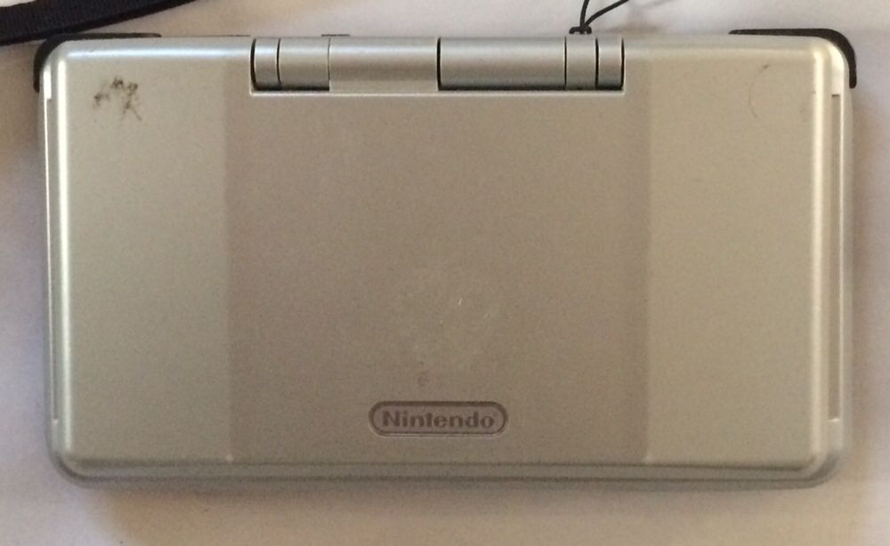 Nintendo DS cinzenta